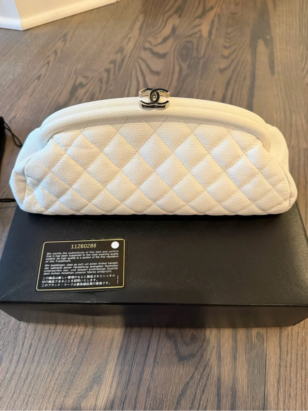 CHANEL elegant quilted